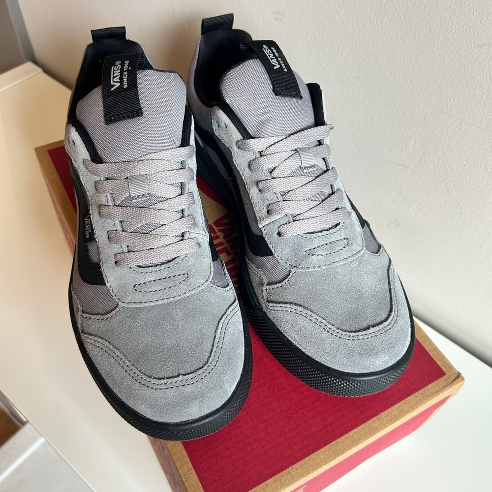Vans Range EXP - NWT